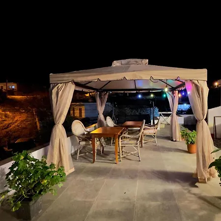 Kingsland Apartment Ksamil