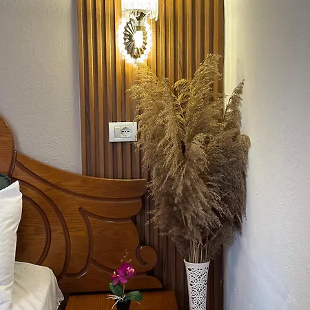 Kingsland Apartment Ksamil