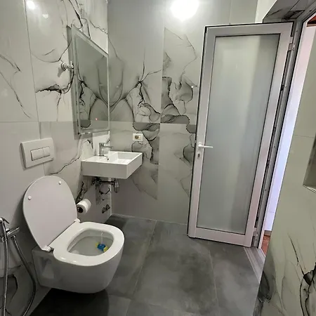 Kingsland Apartment Ksamil