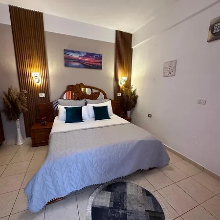 Kingsland Apartment Ksamil