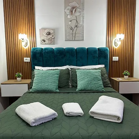 Kingsland Apartment Ksamil