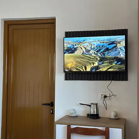 Kingsland Apartment Ksamil