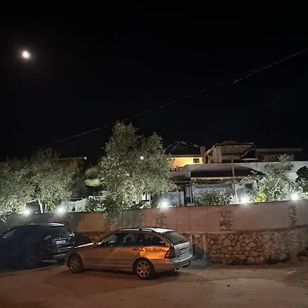 Kingsland * Ksamil