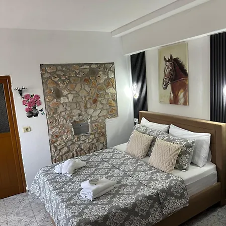 Kingsland Apartment Ksamil