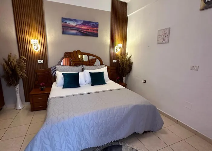 Kingsland Apartment Ksamil