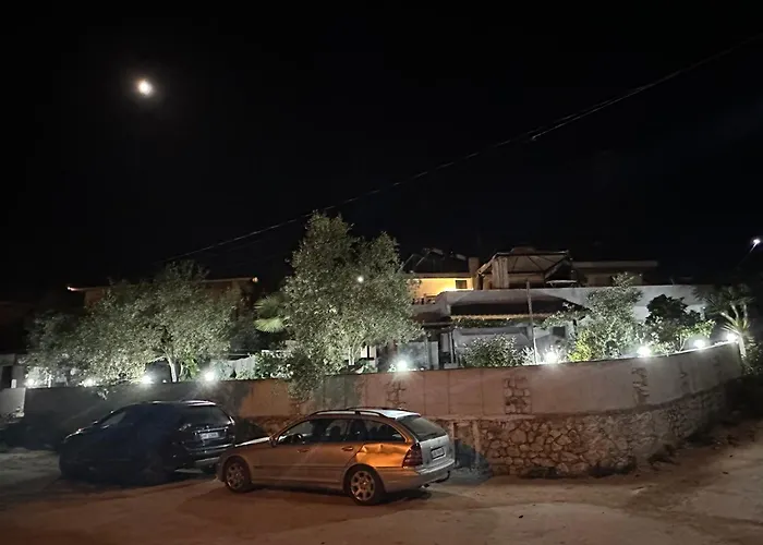 Kingsland * Ksamil